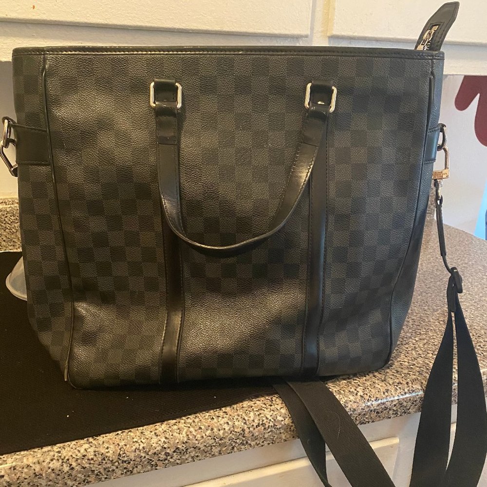 Louis Vuitton Messenger Bag - Picture 1 of 1